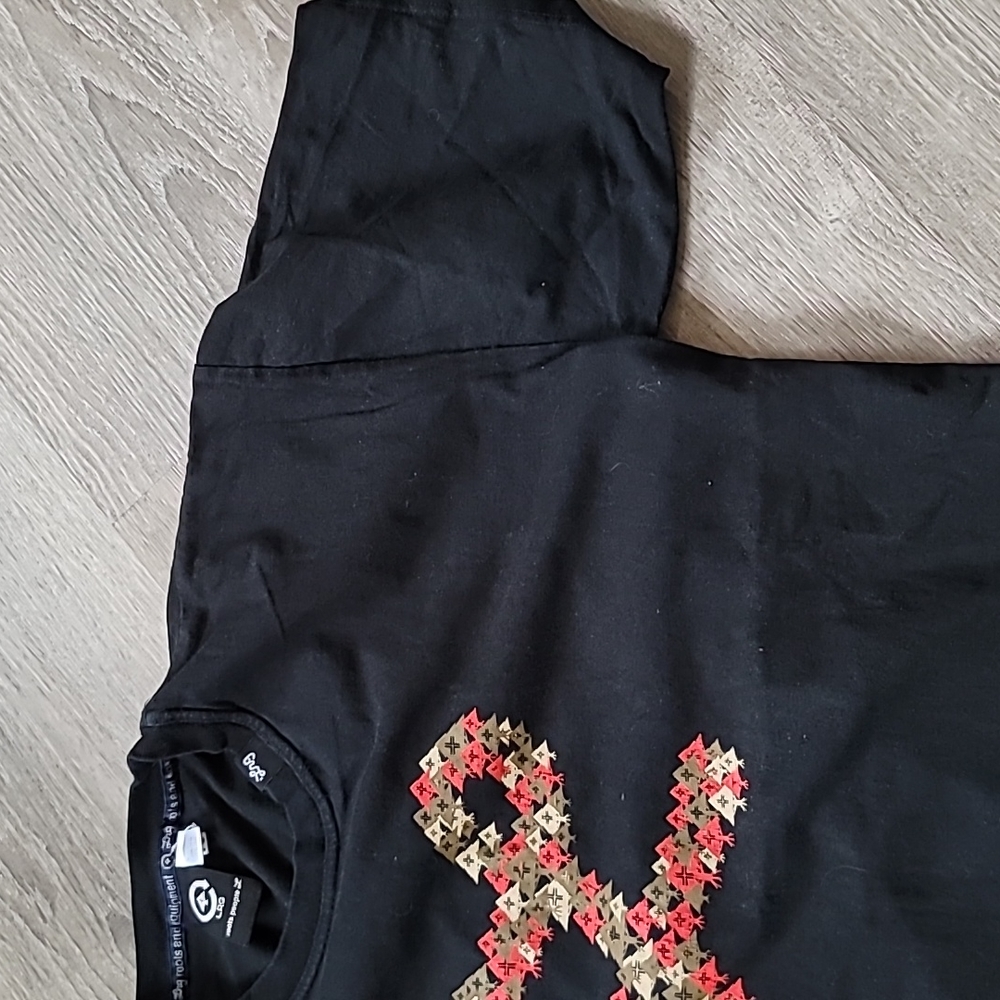 Men's LRG - Picture 4 of 10